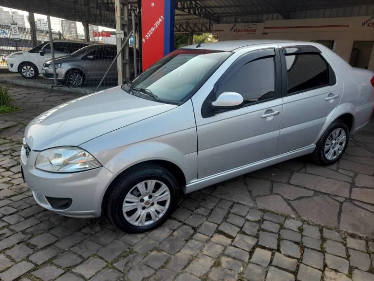 FIAT - SIENA - 2013/2013 - Prata - R$ 33.900,00