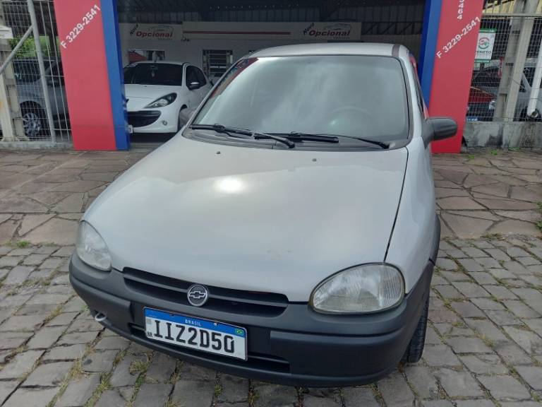 CHEVROLET - CORSA - 1999/1999 - Prata - R$ 15.900,00