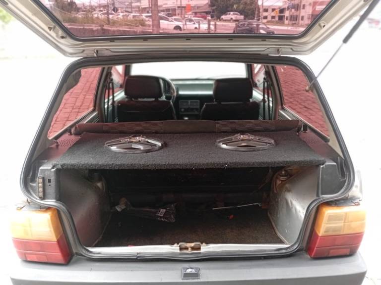 FIAT - UNO - 1993/1994 - Cinza - R$ 7.990,00