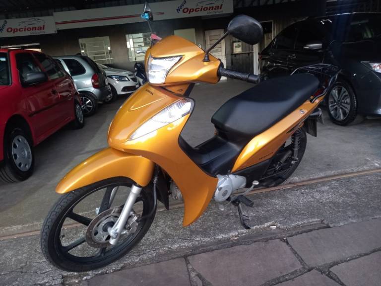 HONDA - BIZ 125 - 2011/2011 - Amarela - R$ 10.900,00
