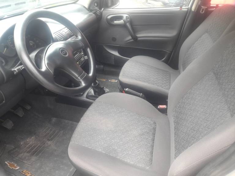 CHEVROLET - CLASSIC - 2008/2008 - Prata - R$ 15.900,00