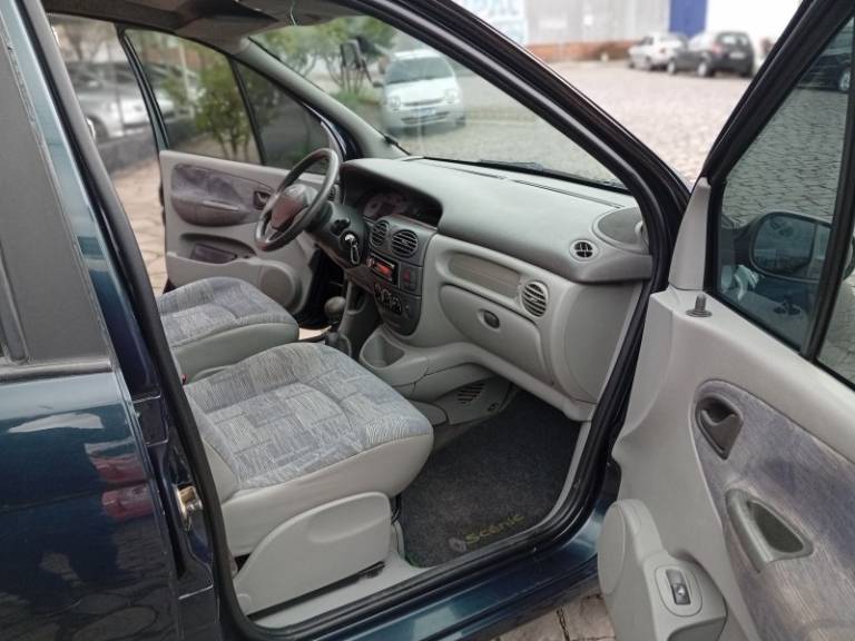 RENAULT - SCÉNIC - 2002/2003 - Verde - R$ 10.990,00