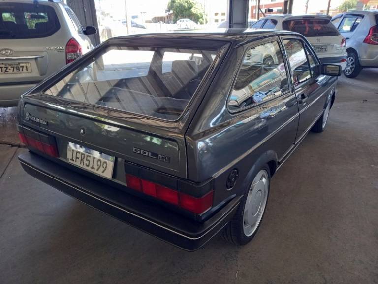 VOLKSWAGEN - GOL - 1989/1989 - Cinza - R$ 17.990,00