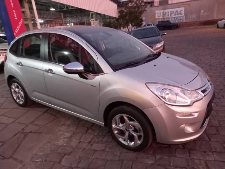 CITROËN - C3 - 2012/2013 - Prata - R$ 39.900,00