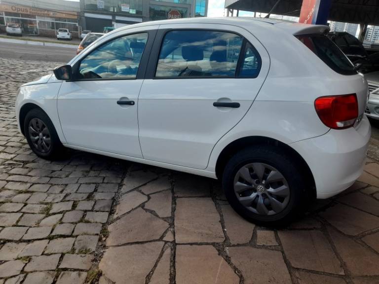 VOLKSWAGEN - GOL - 2015/2015 - Branca - R$ 39.900,00