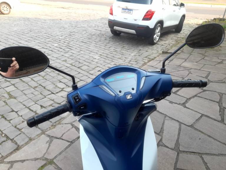 HONDA - BIZ 125 - 2022/2022 - Branca - R$ 15.900,00