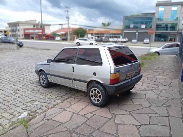 FIAT - UNO - 1993/1994 - Cinza - R$ 7.990,00