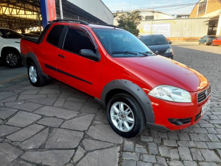 FIAT - STRADA - 2011/2011 - Vermelha - R$ 44.900,00