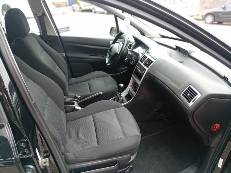PEUGEOT - 307 - 2008/2009 - Preta - R$ 25.990,00