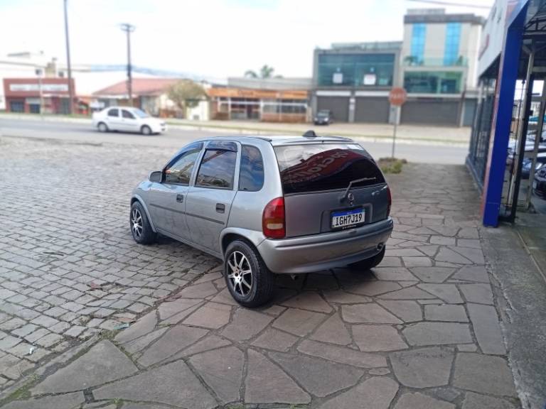 CHEVROLET - CORSA - 1997/1997 - Prata - R$ 17.990,00