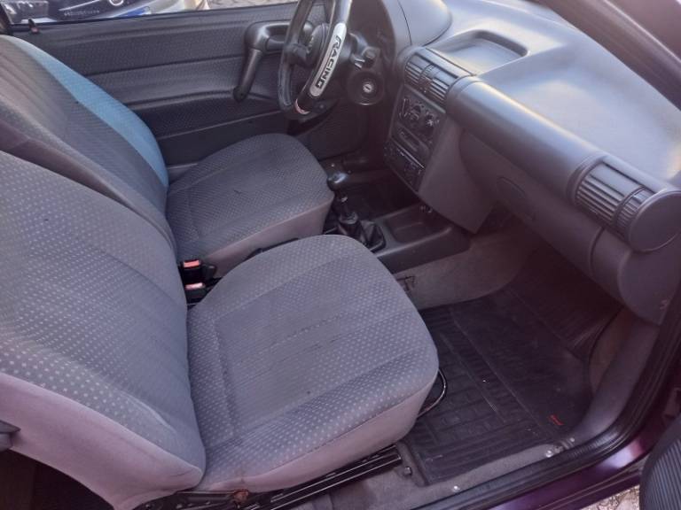 CHEVROLET - CORSA - 1997/1997 - Roxa - R$ 15.900,00