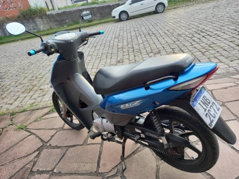 HONDA - BIZ 125 - 2006/2006 - Azul - R$ 7.900,00