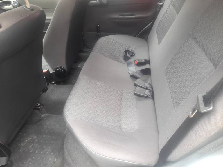 CHEVROLET - CLASSIC - 2008/2008 - Prata - R$ 15.900,00