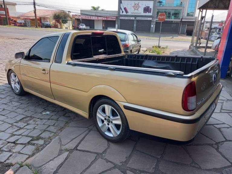 VOLKSWAGEN - SAVEIRO - 2001/2002 - Bege - R$ 35.900,00