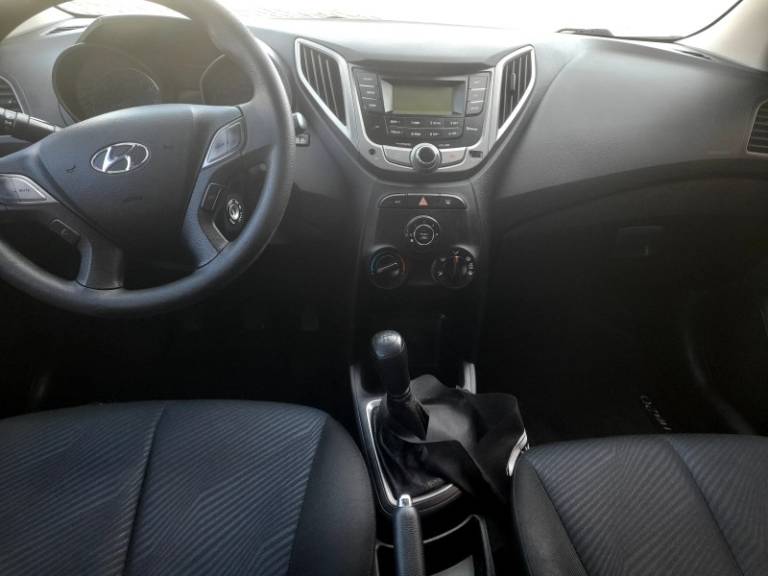 HYUNDAI - HB20 - 2013/2013 - Vermelha - R$ 42.900,00